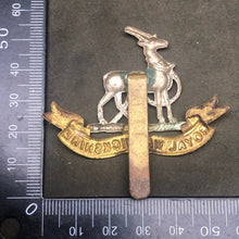 Load image into Gallery viewer, Original WW2 British Army Cap Badge - Royal Warwickshire - The Militaria Shop