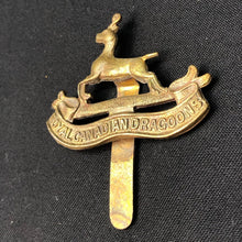 Lade das Bild in den Galerie-Viewer, Original British Army WW1 / WW2 Royal Canadian Dragoons Cap Badge - The Militaria Shop