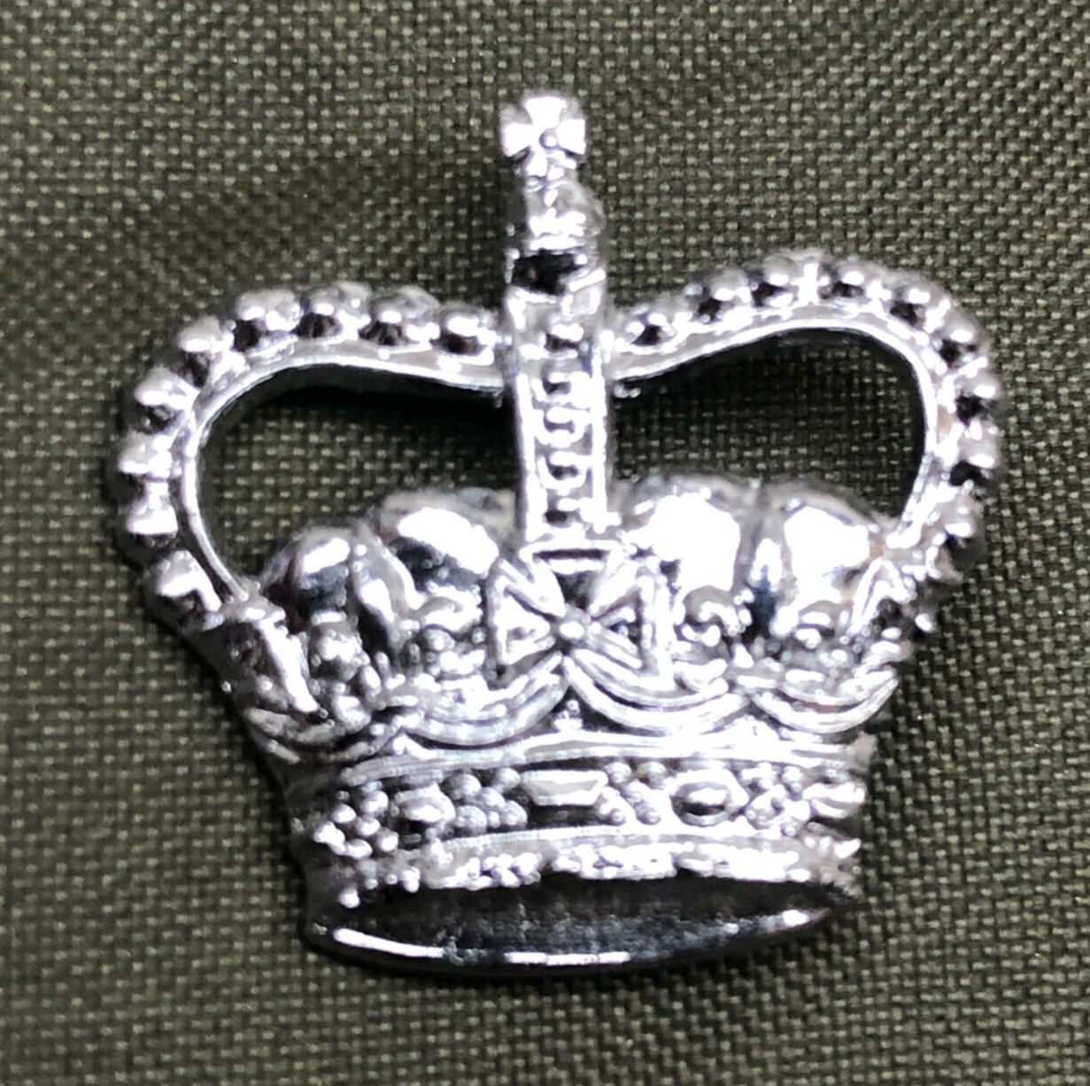 British Army Metal Rank Badge in Chromium plated metal - Small Crown - Staff Sgt - The Militaria Shop