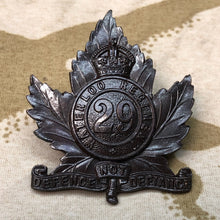 Load image into Gallery viewer, Original Canadian Army WW1 29th Waterloo Regiment Bronze Cap Badge - The Militaria Shop