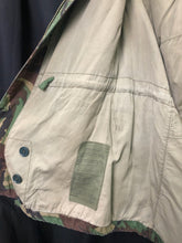 Charger l'image dans la galerie, Genuine British Army 68 Pattern DPM Camouflaged Combat Smock - 39" Chest Size 2 - The Militaria Shop