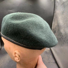 Lade das Bild in den Galerie-Viewer, Genuine British Army Forces Rifles Wool Beret - Size 53 - The Militaria Shop