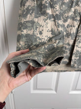 Charger l'image dans la galerie, Surplus US Army ACU Combat Uniform Jacket-Medium Regular - The Militaria Shop
