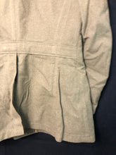 Lade das Bild in den Galerie-Viewer, Original WW2 US Army Class A Dress Jacket - Private Ryan Prop - 39" Short - The Militaria Shop