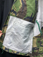 Lade das Bild in den Galerie-Viewer, Genuine British Army Surplus Combat Jacket Smock DPM - Size 190/104 - The Militaria Shop