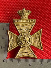 Lade das Bild in den Galerie-Viewer, Original Victorian Crown British Army The Kings Royal Rifle Corps Cap Badge - The Militaria Shop