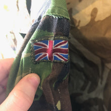 Charger l'image dans la galerie, Genuine British Army Lightweight Camouflaged Combat Jacket Woodland DPM 170/96 - The Militaria Shop
