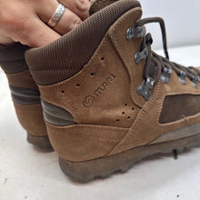 Load image into Gallery viewer, British Army Surplus Brown Leather Combat Boots - Iturri - Size UK 7 M - The Militaria Shop