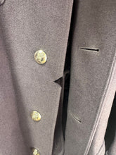 Charger l'image dans la galerie, Genuine British Army Surplus Household Guards Greatcoat Overcoat Size 182/92 - The Militaria Shop