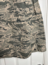 Charger l'image dans la galerie, Surplus US Air Force UCP Uniform Jacket 44R - The Militaria Shop