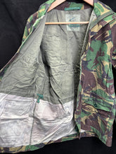 Charger l'image dans la galerie, Surplus British Army DPM Pattern Camouflaged Smock Windproof Cadet-170/92 - The Militaria Shop