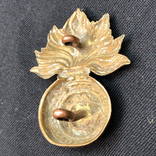Lade das Bild in den Galerie-Viewer, Original WW1 British Army Regimental Cap Badge - Royal Fusiliers - The Militaria Shop