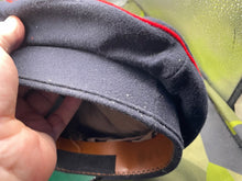 Lade das Bild in den Galerie-Viewer, Original British Army Worcestershire Regimental Peaked Cap - 55cm - The Militaria Shop