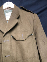 Lade das Bild in den Galerie-Viewer, Original British Army No.2 Dress Uniform Jacket - Grade 1 - Size 176/100/84 - The Militaria Shop