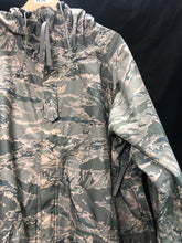 Lade das Bild in den Galerie-Viewer, US Air Force ABU Camo Orc Industries Parka Improved Rain Jacket - Medium - The Militaria Shop