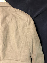 Lade das Bild in den Galerie-Viewer, Original WW2 US Army Class A Dress Jacket - Private Ryan Prop - 39" Short - The Militaria Shop
