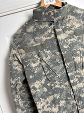 Charger l'image dans la galerie, Surplus US Army ACU Combat Uniform Jacket-Small Regular - The Militaria Shop