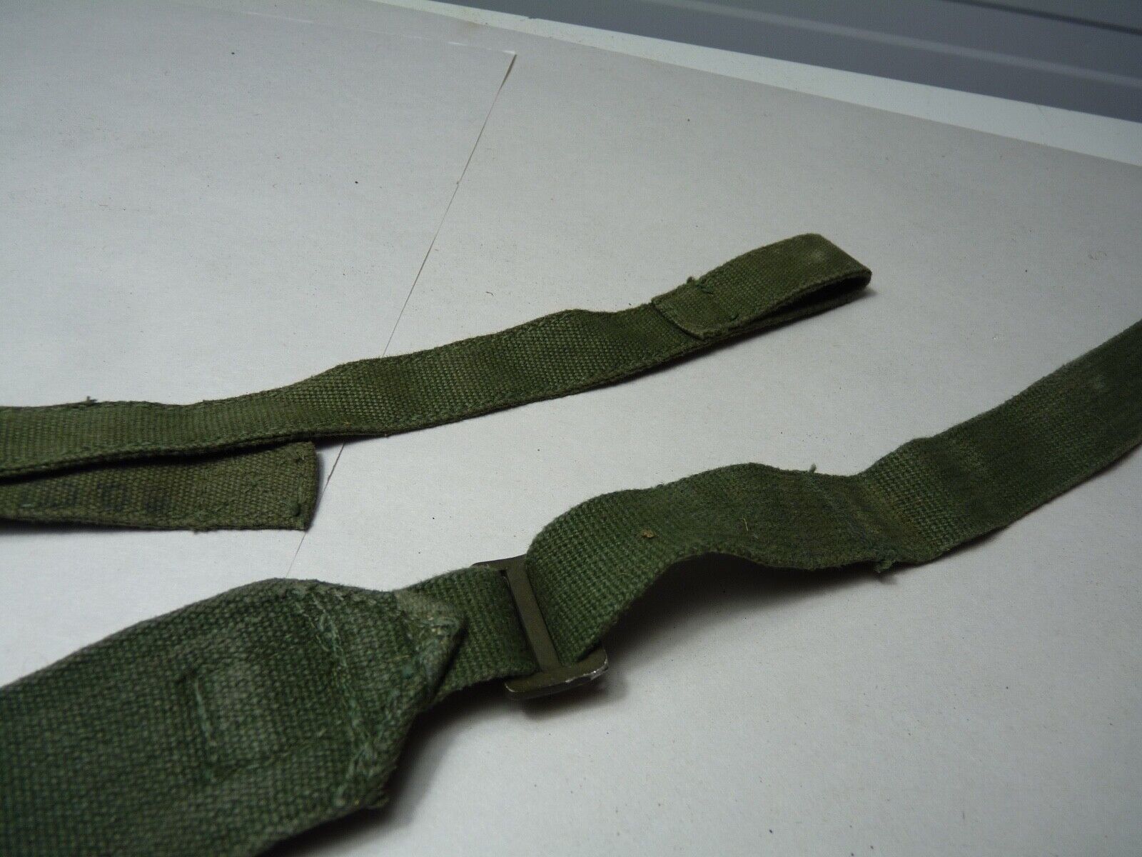 Original WW2 British Army 44 Pattern Shoulder / Extended Equipment Strap - 1945 - The Militaria Shop
