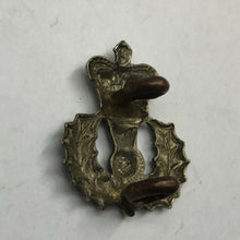 Charger l'image dans la galerie, Original Pre-WW1 Victorian Army Queen's Own Cameron Highlanders Regiment Collar - The Militaria Shop