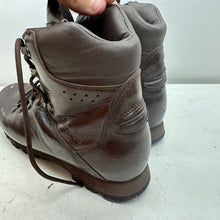 Load image into Gallery viewer, British Army Surplus Brown Leather Combat Boots - Iturri - Size UK 9 M - The Militaria Shop