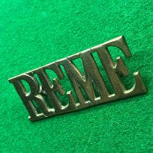 Load image into Gallery viewer, Original WW2 British Army Brass Shoulder Title - REME Engineers - The Militaria Shop