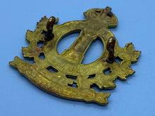Load image into Gallery viewer, Original Canadian Army - Le Regiment of Hull Cap Badge - The Militaria Shop