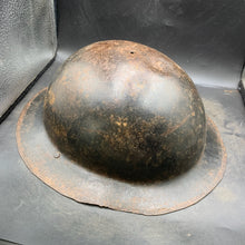 Lade das Bild in den Galerie-Viewer, Original British Army WW2 Combat Steel Helmet - The Militaria Shop