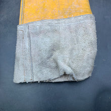 Charger l'image dans la galerie, Original WW2 Onwards British Army Pair of Welding Gloves - REME Issue - The Militaria Shop
