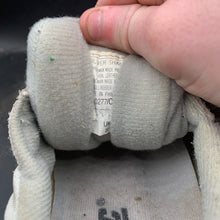 Load image into Gallery viewer, Genuine British Army Surplus White PT Running / Gym Shoes Trainers - Size UK 8 - The Militaria Shop