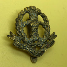 Load image into Gallery viewer, Original WW1/WW2 British Army Middlesex Regiment Cap Badge - The Militaria Shop