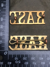 Load image into Gallery viewer, Original WW1/WW2 British Army RASC Royal Army Service Corps Shoulder Title Set - The Militaria Shop