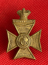 Lade das Bild in den Galerie-Viewer, Original Victorian Crown British Army The Kings Royal Rifle Corps Cap Badge - The Militaria Shop