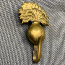 Load image into Gallery viewer, Original WW1 British Army Grenadier Guards Cloak Hook Badge - The Militaria Shop