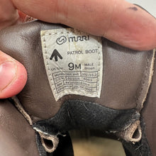 Load image into Gallery viewer, British Army Surplus Brown Leather Combat Boots - Iturri - Size UK 9 M - The Militaria Shop