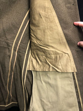Lade das Bild in den Galerie-Viewer, Original WW2 US Army Class A Dress Jacket - Private Ryan Prop - 39" Long - The Militaria Shop