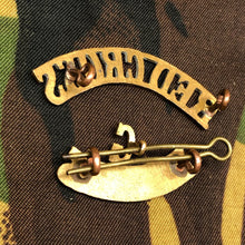 Load image into Gallery viewer, Original WW1 British Army Red Cross Shoulder Title - Hunts - The Militaria Shop
