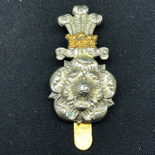 Lade das Bild in den Galerie-Viewer, Genuine British Army Yorkshire Hussars Cap Badge - The Militaria Shop
