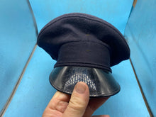 Lade das Bild in den Galerie-Viewer, Original British Army / Royal Signals Peaked Cap - Size 55 - The Militaria Shop