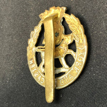 Load image into Gallery viewer, Original WW2 British Army Cap Badge - York and Lancaster Regiment - The Militaria Shop
