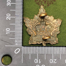 Load image into Gallery viewer, Original WW2 Canadian Army General Service Collar Badge - The Militaria Shop