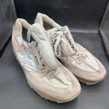 Load image into Gallery viewer, Genuine British Army Surplus White PT Running / Gym Shoes Trainers - Size UK 8 - The Militaria Shop