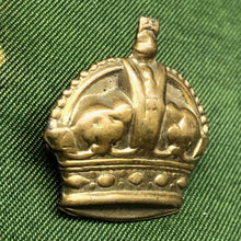 Lade das Bild in den Galerie-Viewer, Original WW1/WW2 British Army Rank Crown - The Militaria Shop
