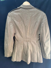 Lade das Bild in den Galerie-Viewer, British Army Surplus No.2 Service Dress Jacket - Size 176/104/88 - The Militaria Shop