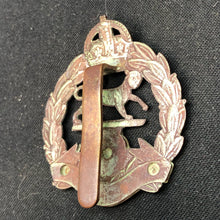 Charger l'image dans la galerie, Original WW2 British Army Cap Badge - Royal Hampshire Regiment - The Militaria Shop