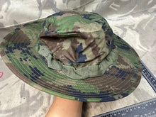 Load image into Gallery viewer, Genuine US Army Jungle Camouflage Boonie Sun Hat Hot Weather Type II - Size 8 - The Militaria Shop