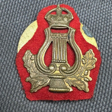 Load image into Gallery viewer, Original WW1 British Army Cap Badge - Musicians and Bandsmen - The Militaria Shop