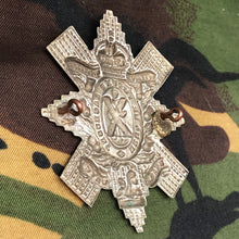 Charger l'image dans la galerie, Original WW1 British Cap Badge - Glasgow Highlanders - The Militaria Shop