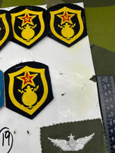 Lade das Bild in den Galerie-Viewer, Original Group of Russian Army & Special Forces / Paratroopers Badges - The Militaria Shop