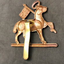 Charger l'image dans la galerie, Original British Army Cap/Beret Badge - Queen's Royal Regiment (West Surrey) - The Militaria Shop