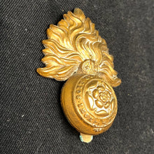 Load image into Gallery viewer, Original WW2 British Army Cap Badge - Royal Fusiliers - The Militaria Shop